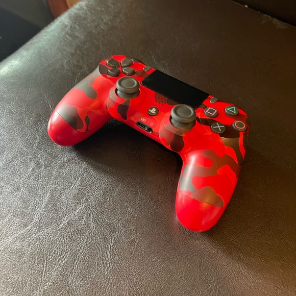 PS4 DualShock Red Camo Controller - Picture 2 of 5